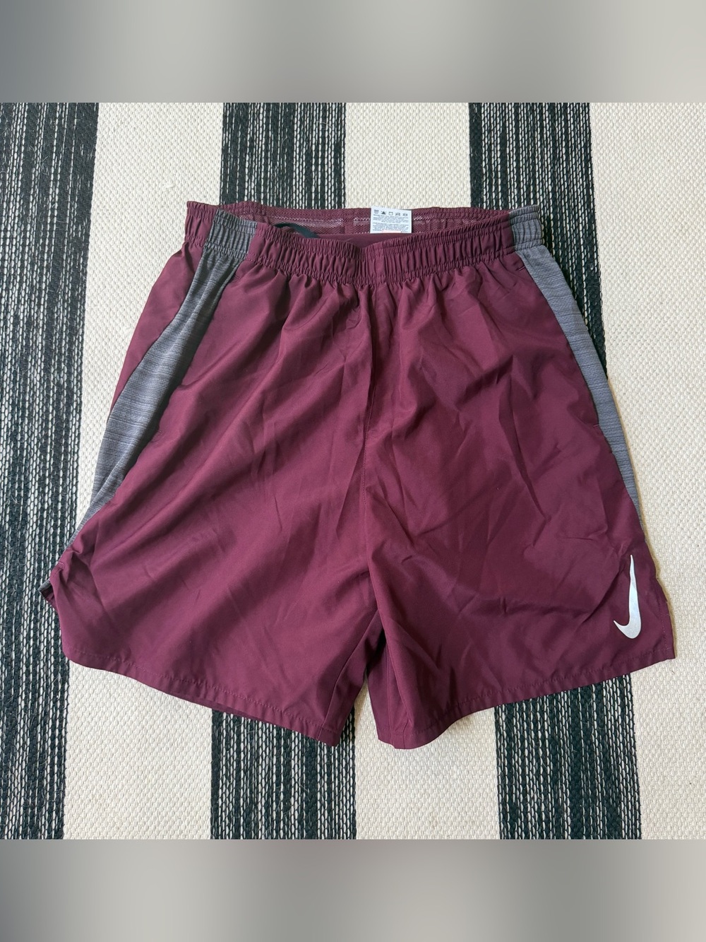 Nike Men's Plum Drawstring Lining Running Short Size M